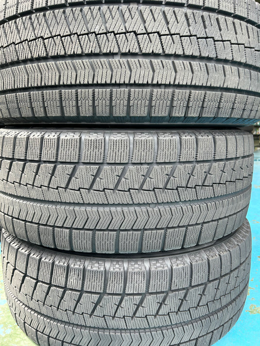 F17-0021ブリヂストンVRX215/55Ｒ17スタッドレス