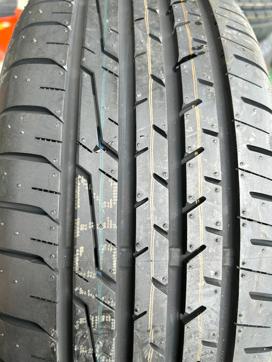 F16-0028 海外製 夏タイヤ KENETICA  KR201 215/60Ｒ16