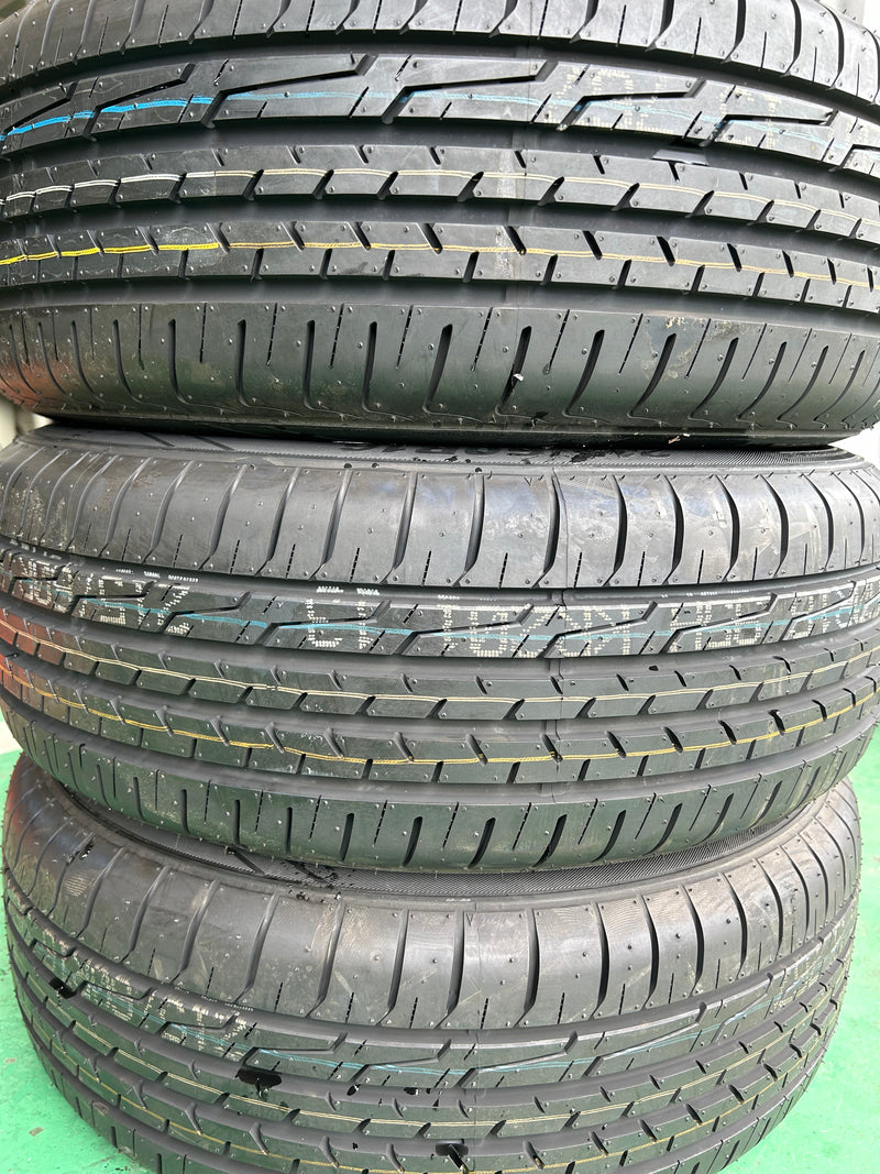 ギャラリービューアに画像をロードする, F16-0028 海外製 夏タイヤ KENETICA  KR201 215/60Ｒ16
