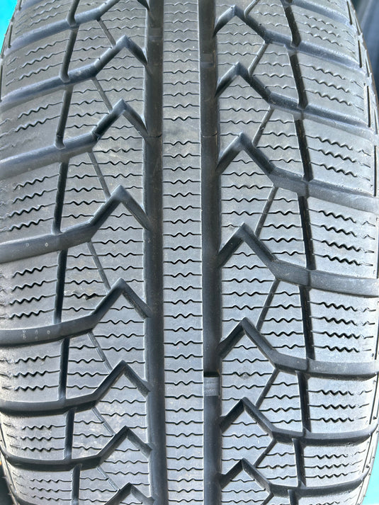 T-059海外製MOMO　NORTH POLE W-1185/60Ｒ15 スタッドレス