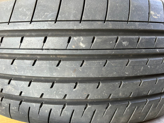 T-057 ヨコハマ 夏タイヤ ﾌﾞﾙｰｱｰｽＸT 235/55Ｒ20