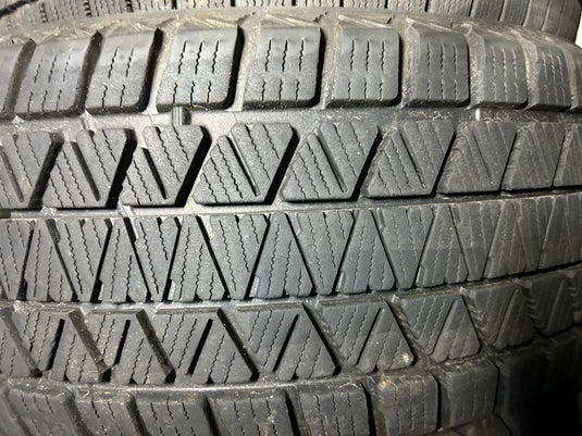 T-046ブリヂストンﾌﾞﾘｻﾞｯｸ　DM-V3225/55Ｒ18 スタッドレス