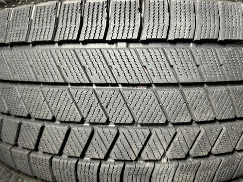 T-040ブリヂストンﾌﾞﾘｻﾞｯｸ　VRX3205/50Ｒ17 スタッドレス