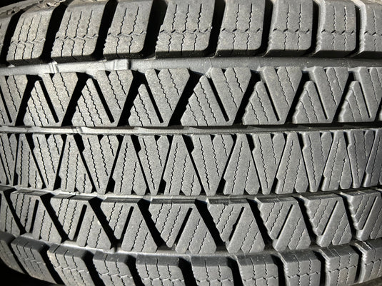 T-045ブリヂストンﾌﾞﾘｻﾞｯｸ　DM-V3225/55Ｒ18 スタッドレス