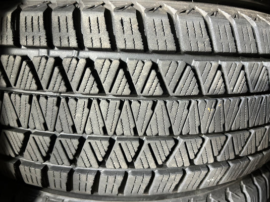 T-045ブリヂストンﾌﾞﾘｻﾞｯｸ　DM-V3225/55Ｒ18 スタッドレス