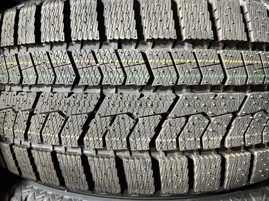 T-003トーヨーｵﾌﾞｻﾞｰﾌﾞ　GIZ2205/50Ｒ17 スタッドレス