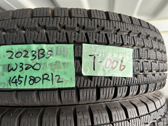 T-006ブリヂストンﾌﾞﾘｻﾞｯｸ　W300145/80Ｒ12 スタッドレス