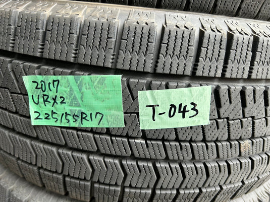 T-043ブリヂストンﾌﾞﾘｻﾞｯｸ　VRX2225/55Ｒ17 スタッドレス