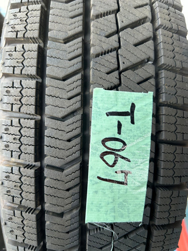 T-067ブリヂストンﾌﾞﾘｻﾞｯｸ　VRX2155/65Ｒ14 スタッドレス