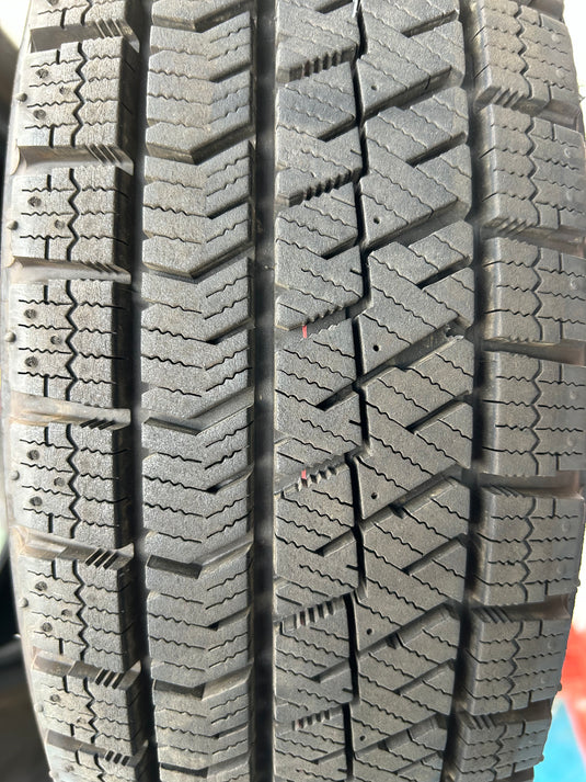 T-067ブリヂストンﾌﾞﾘｻﾞｯｸ　VRX2155/65Ｒ14 スタッドレス