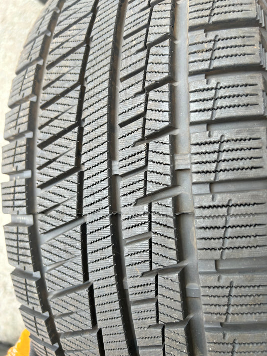 F16-0037海外製GRIPMAX205/60Ｒ16スタッドレス