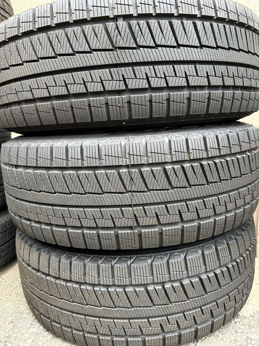 F16-0037海外製GRIPMAX205/60Ｒ16スタッドレス