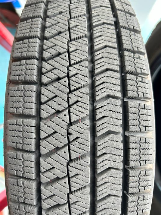 T-094ブリヂストンﾌﾞﾘｻﾞｯｸ　VRX2155/65Ｒ13 スタッドレス