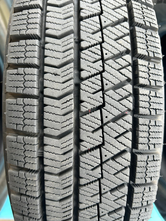 T-094ブリヂストンﾌﾞﾘｻﾞｯｸ　VRX2155/65Ｒ13 スタッドレス