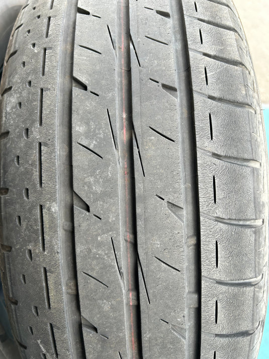 T-099ブリヂストンLUFT  RVⅡ215/60Ｒ17 夏タイヤ