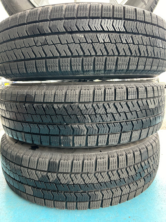 K14-0053ブリヂストンﾌﾞﾘｻﾞｯｸ　VRX2155/65Ｒ14スタッドレス