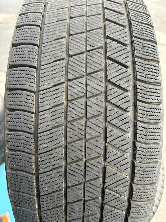 F17-0027ブリヂストンﾌﾞﾘｻﾞｯｸ　VRX3225/55Ｒ17スタッドレス