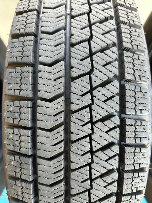 T-112ブリヂストンﾌﾞﾘｻﾞｯｸ　VRX2155/65Ｒ14 スタッドレス