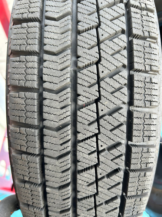 T-114ブリヂストンﾌﾞﾘｻﾞｯｸ　VRX2155/65Ｒ14 スタッドレス