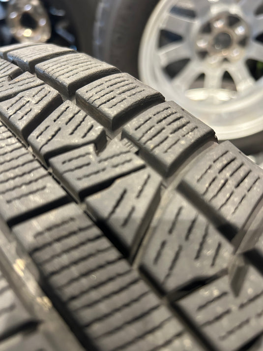 F15-0053ヨコハマｱｲｽｶﾞｰﾄﾞ　iG50ﾌﾟﾗｽ185/60Ｒ15スタッドレス