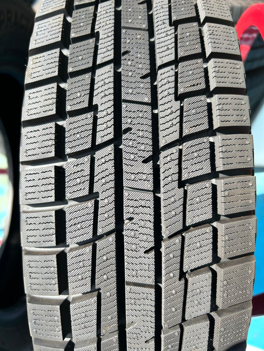 T-121他社専売品ﾌﾟﾗｸﾃｨﾊﾞ　BP02 ﾁﾗｼ165/70Ｒ14 スタッドレス