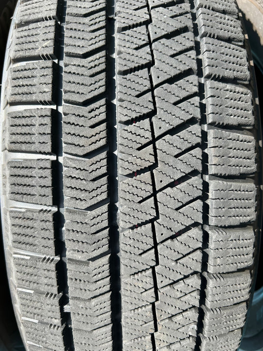 T-122ブリヂストンﾌﾞﾘｻﾞｯｸ　VRX2　ﾁﾗｼ195/65Ｒ15 スタッドレス