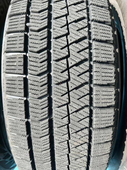 T-122ブリヂストンﾌﾞﾘｻﾞｯｸ　VRX2　ﾁﾗｼ195/65Ｒ15 スタッドレス