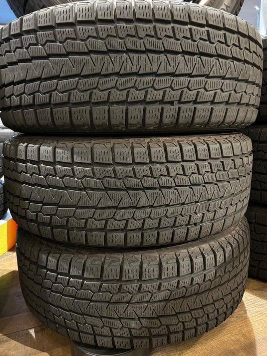 SUV-0041ヨコハマｱｲｽｶﾞｰﾄﾞ　G075235/60Ｒ18スタッドレス