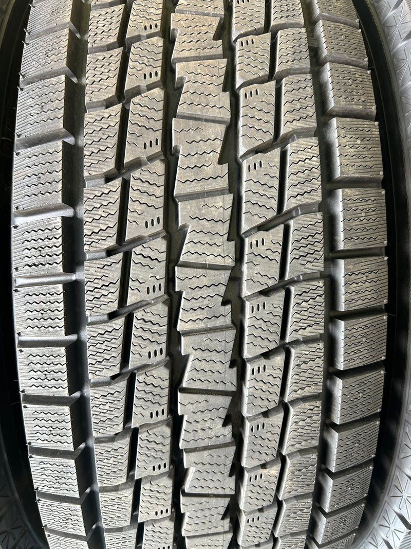 ギャラリービューアに画像をロードする, T-127グッドイヤーｱｲｽﾅﾋﾞ　SUV235/70Ｒ16 スタッドレス
