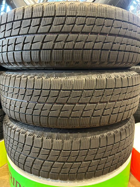 F15-0056オートバックスｱｲｽ　ｴｽﾎﾟﾙﾃ175/65Ｒ15スタッドレス