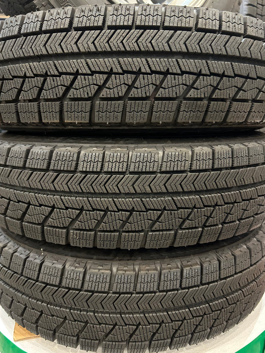 K13-0020ブリヂストンﾌﾞﾘｻﾞｯｸ　VRX145/80Ｒ13スタッドレス