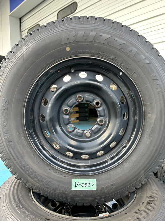 V-0023ブリヂストンﾌﾞﾘｻﾞｯｸ　VL1195/80Ｒ15スタッドレス