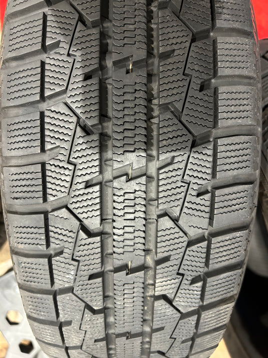 T-143トーヨーｶﾞﾘｯﾄ　GIZ195/65Ｒ15 スタッドレス