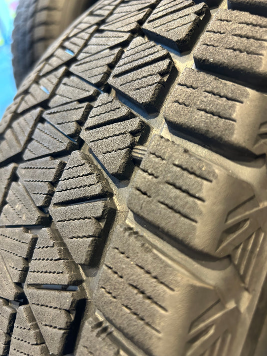 SUV-0043ブリヂストンﾌﾞﾘｻﾞｯｸ　DM-V3225/60Ｒ18スタッドレス