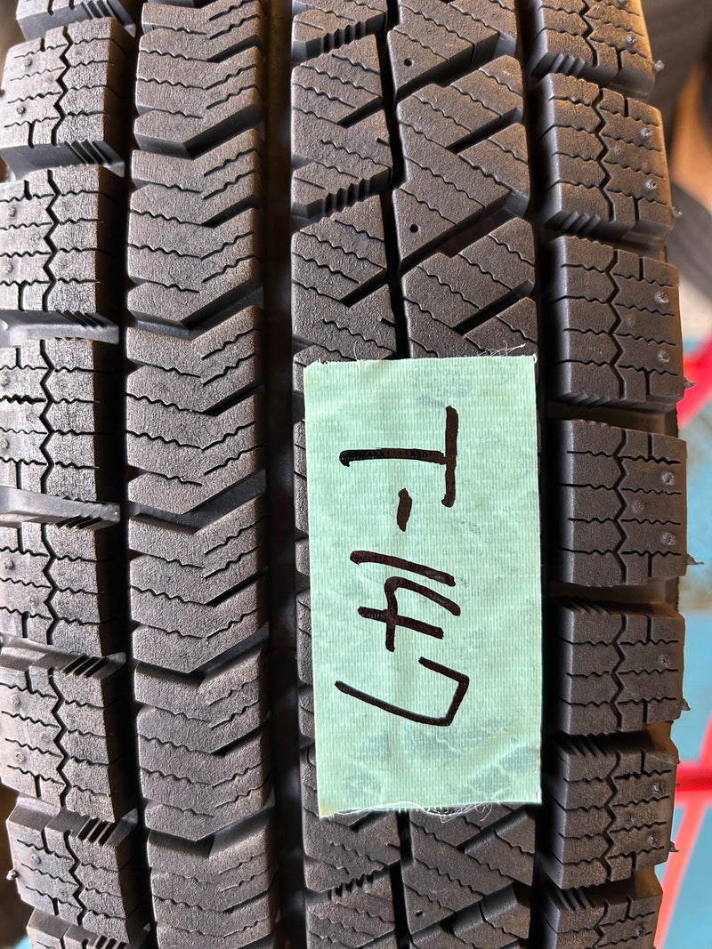 ギャラリービューアに画像をロードする, T-147ブリヂストンﾌﾞﾘｻﾞｯｸ　VRX2155/80Ｒ13スタッドレス
