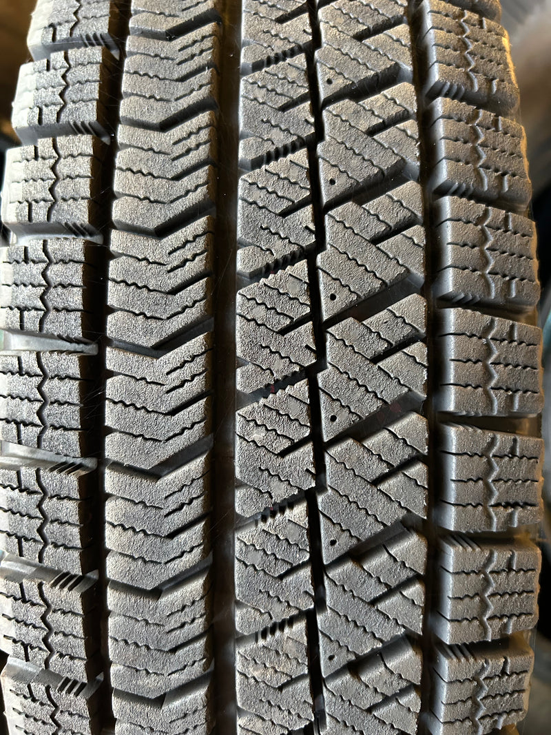 ギャラリービューアに画像をロードする, T-147 ブリヂストン スタッドレス ﾌﾞﾘｻﾞｯｸ　VRX2 155/80Ｒ13
