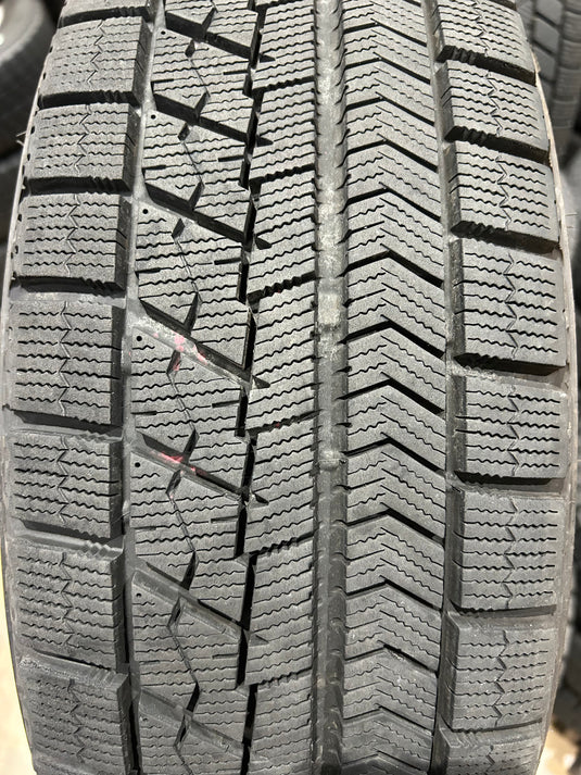 F15-0062ブリヂストンﾌﾞﾘｻﾞｯｸ　VRX195/65Ｒ15スタッドレス