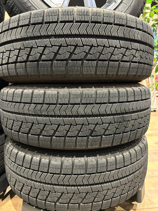 F15-0062ブリヂストンﾌﾞﾘｻﾞｯｸ　VRX195/65Ｒ15スタッドレス