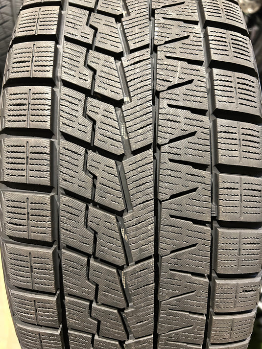 専用中 バリ溝 札幌発 215/55R17 冬タイヤ ヨコハマ 2024年 4本 専用中 バリ溝 札幌発 215/55R17 冬タイヤ ヨコハマ 2024年 4本
