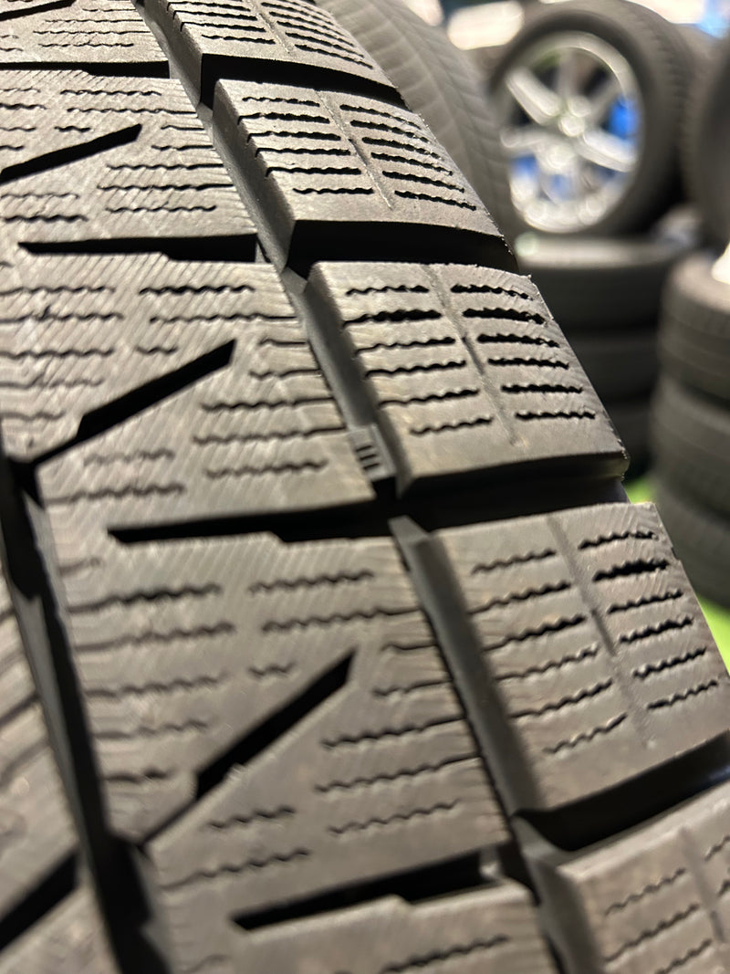 ギャラリービューアに画像をロードする, F17-0034 ヨコハマ スタッドレス ｱｲｽｶﾞｰﾄﾞ　IG70 215/50Ｒ17
