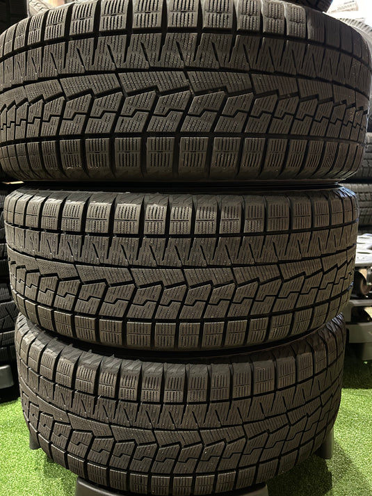 F17-0034ヨコハマｱｲｽｶﾞｰﾄﾞ　IG70215/50Ｒ17スタッドレス