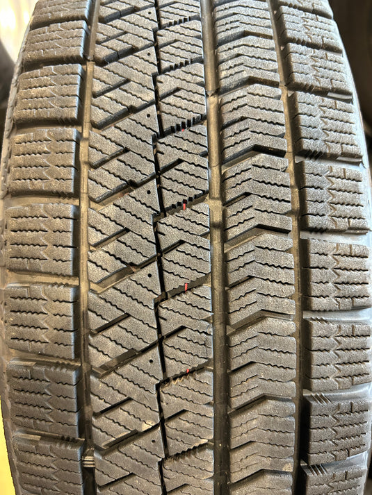 F15-0063ブリヂストンﾌﾞﾘｻﾞｯｸ　VRX2175/65Ｒ15スタッドレス