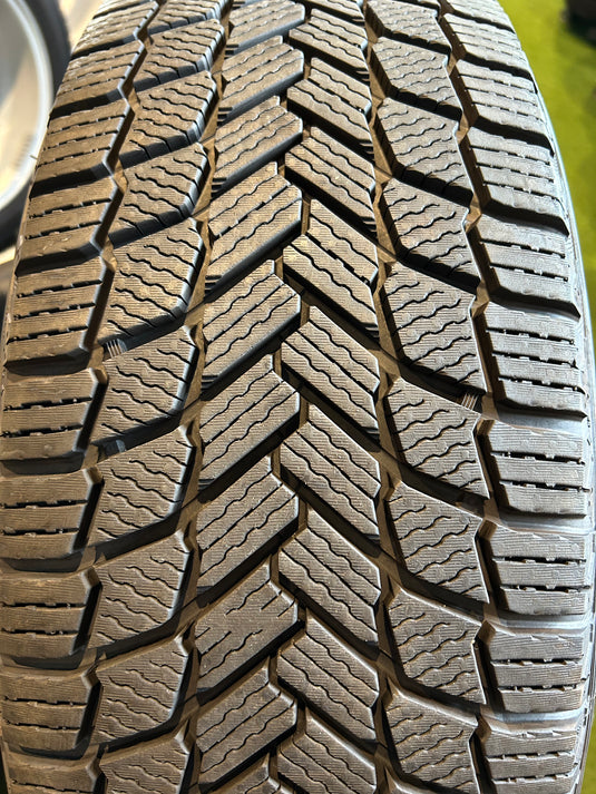 SUV-0045ミシュランXｱｲｽｽﾉｰ225/65Ｒ17スタッドレス