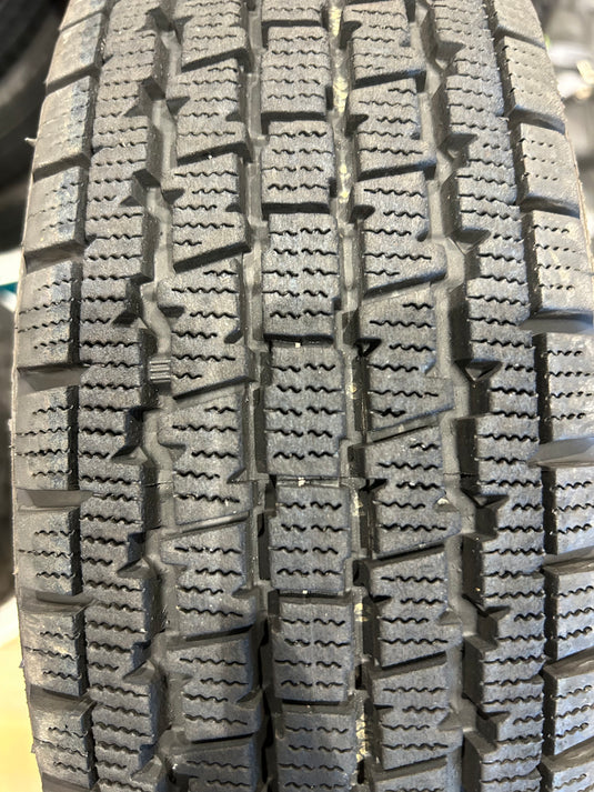 V-0026ブリヂストンＷ300145/80Ｒ12スタッドレス