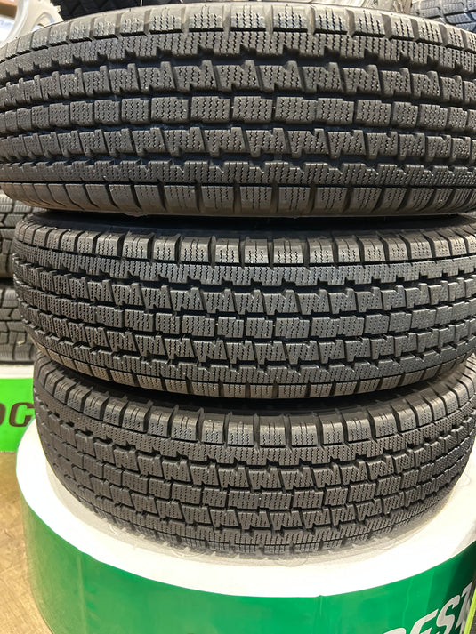 V-0026ブリヂストンＷ300145/80Ｒ12スタッドレス