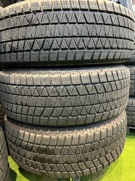 SUV-0047ブリヂストンﾌﾞﾘｻﾞｯｸ　DM-V3225/65Ｒ17スタッドレス