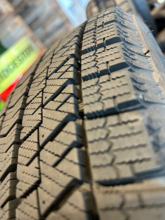 K14-0065ブリヂストンﾌﾞﾘｻﾞｯｸ　VRX2155/65Ｒ14スタッドレス