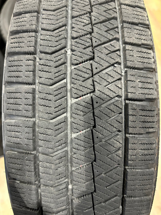 F15-0065ブリヂストンﾌﾞﾘｻﾞｯｸ　VRX2175/65Ｒ15スタッドレス