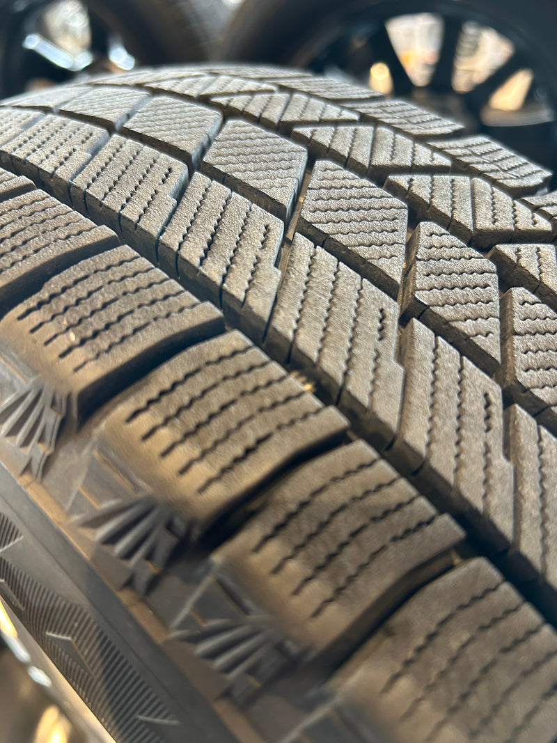 ギャラリービューアに画像をロードする, F14-0036 ブリヂストン スタッドレス ﾌﾞﾘｻﾞｯｸ　VRX3 165/65Ｒ14
