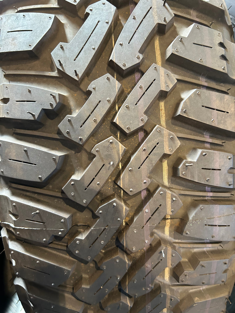 ギャラリービューアに画像をロードする, T-180 海外製 夏タイヤ ﾗｼﾞｱﾙM/T 195/65Ｒ15
